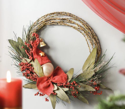 Holiday wreath