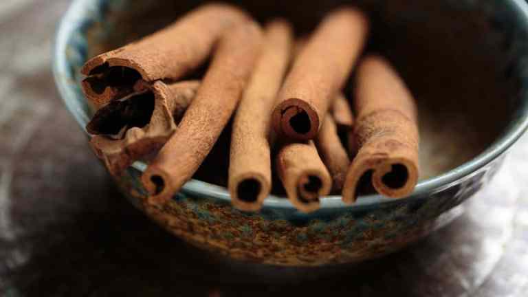 Cinnamon sticks